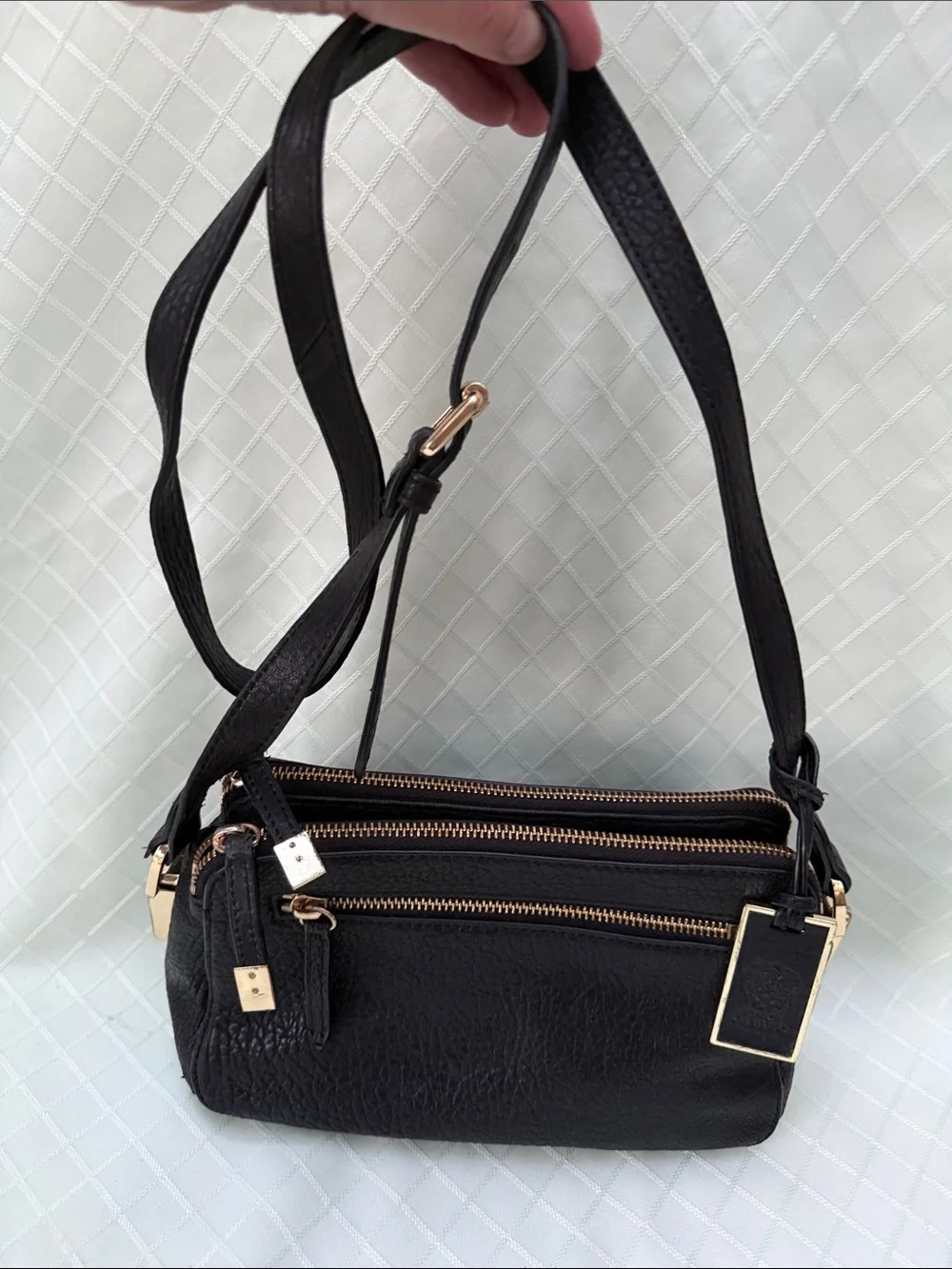 Vintage Vince Camuto Classic Black Pebbled Leather Crossbody Bag/Gold Hardware